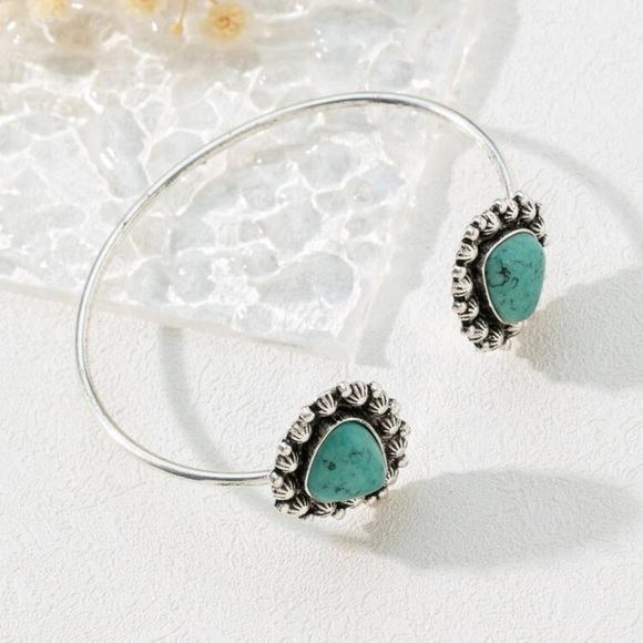 TURQUOISE Decor Cuff Bangle - Picture 1 of 3